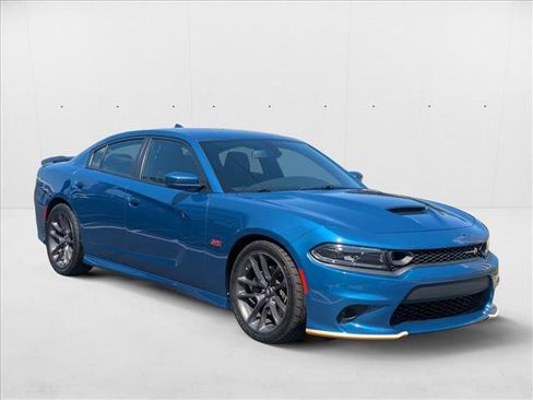 Used 2022 Dodge Charger Scat Pack image 3