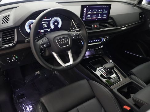 Used 2024 Audi Q5 e Premium Plus image 2