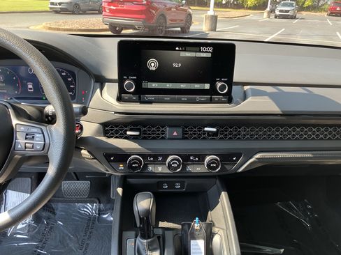 Used 2025 Honda Accord SE image 25