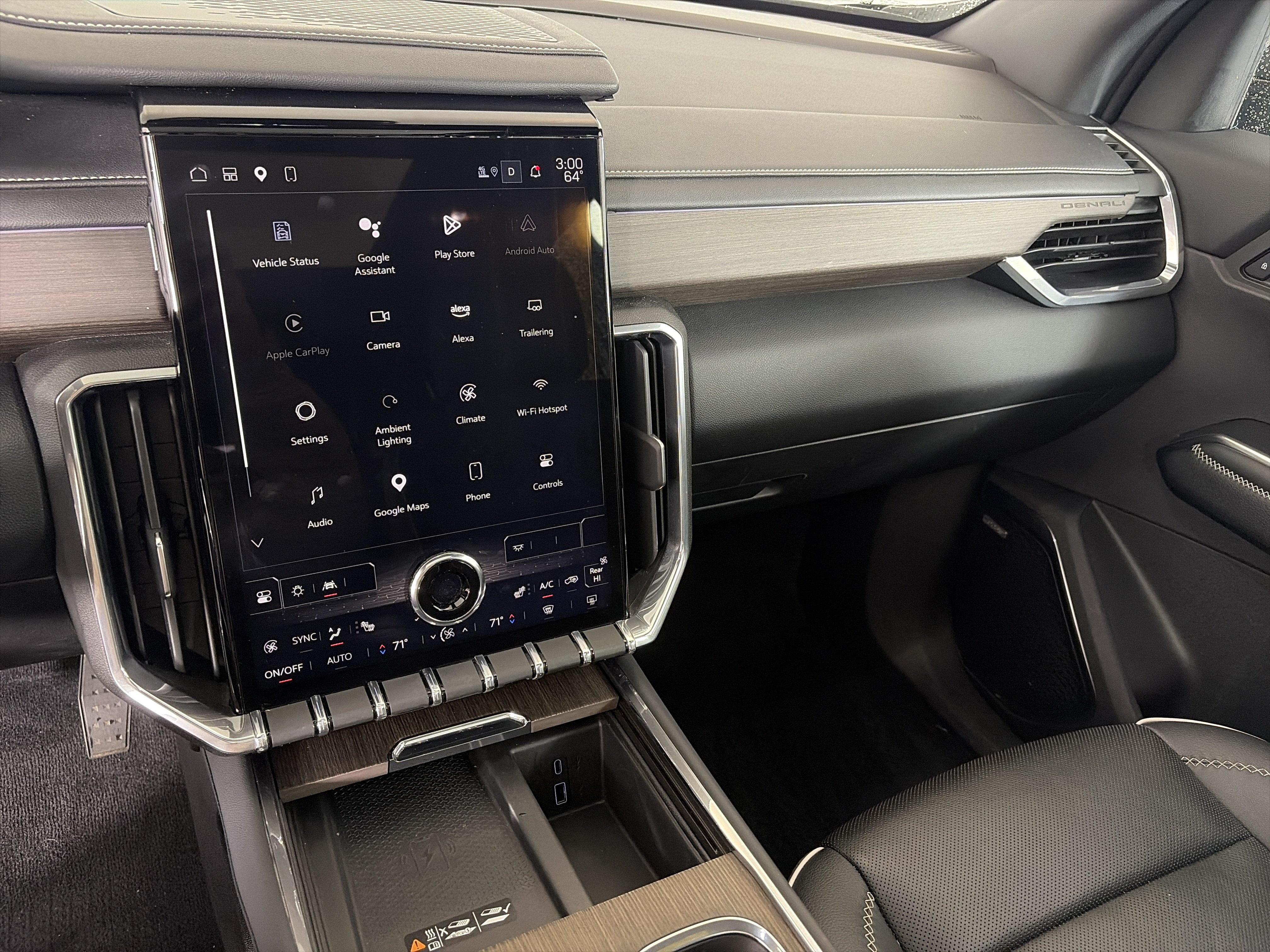 Certified 2024 GMC Acadia Denali w/ LPO, Floor Liner Package AWD/4WD image 4