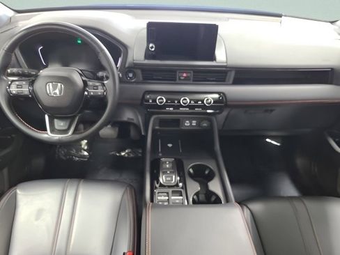 Used 2024 Honda Pilot TrailSport image 2