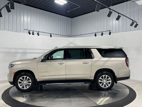 Used 2023 Chevrolet Suburban Premier AWD/4WD image 16