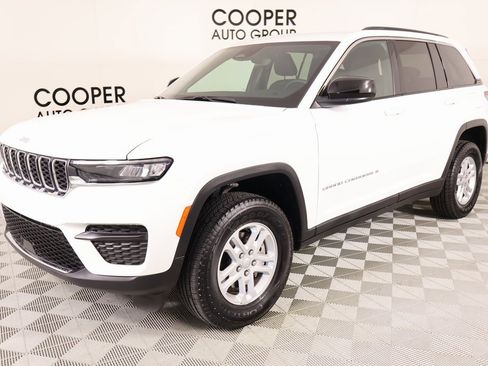 Used 2024 Jeep Grand Cherokee Laredo w/ Luxury Tech Group I image 10