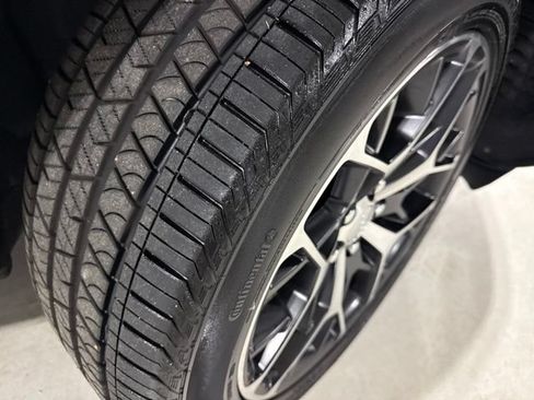 Used 2023 Jeep Grand Cherokee Summit AWD/4WD image 9