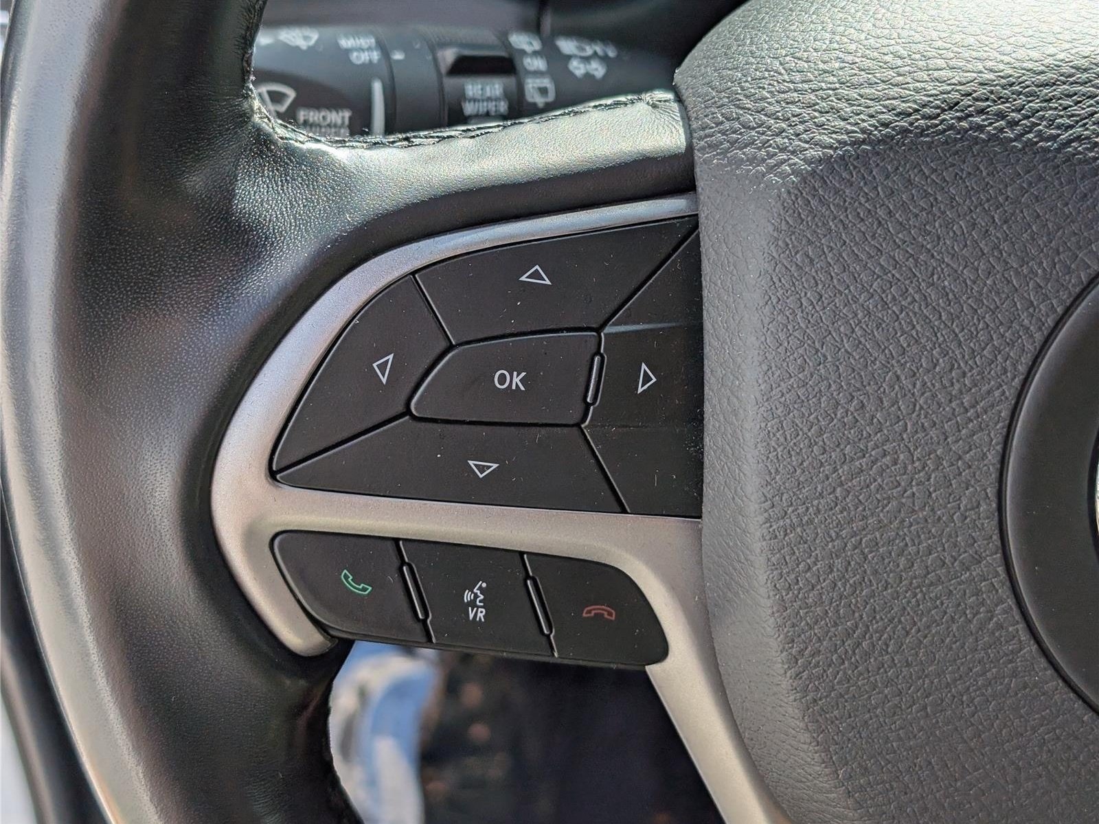 Used 2021 Jeep Grand Cherokee Laredo AWD/4WD image 21