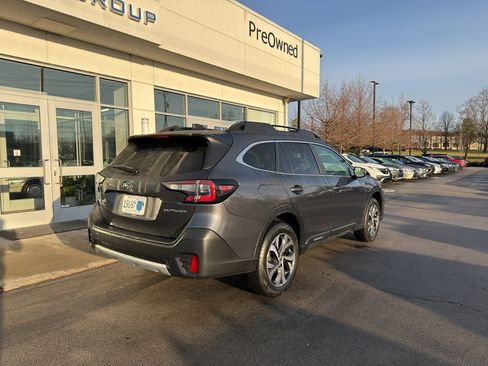 Used 2020 Subaru Outback Limited image 3