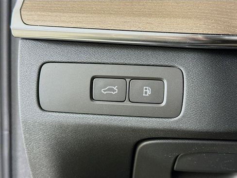 Certified 2026 Volvo XC90 T8 Plus w/ Protection Package Premier AWD/4WD image 10