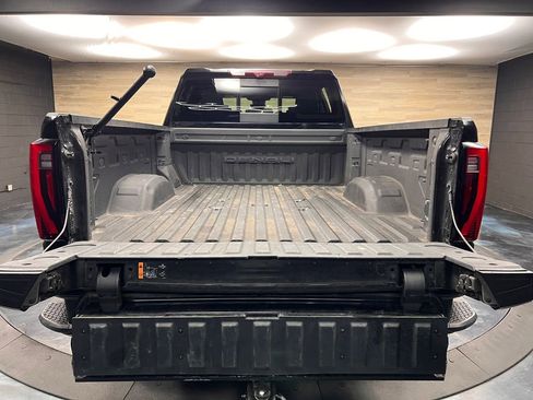 Used 2024 GMC Sierra 2500 Denali w/ Denali Reserve Package image 24