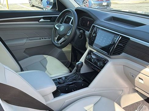 Certified 2022 Volkswagen Atlas SE AWD/4WD image 9