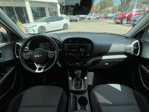 Used 2024 Kia Soul LX w/ Option Group 015 image 10
