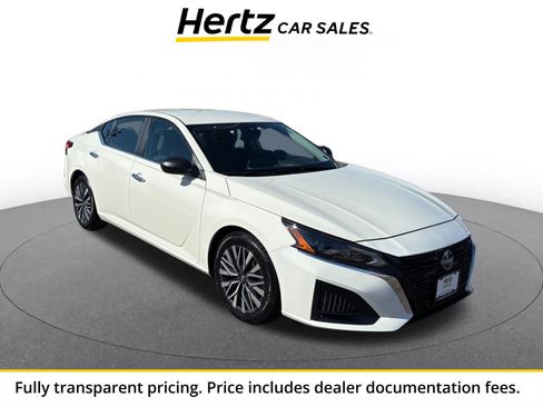 Used 2025 Nissan Altima 2.5 SV FWD image 1