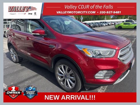 Used 2017 Ford Escape Titanium FWD image 1