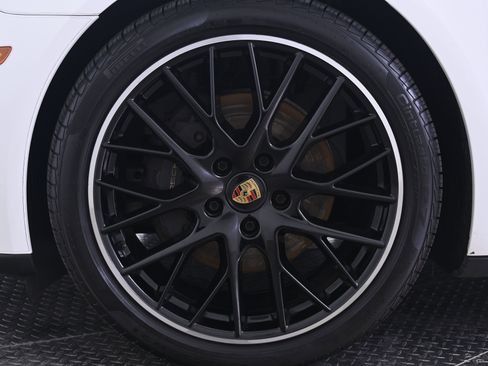 Certified 2023 Porsche Panamera 4 Platinum Edition AWD/4WD image 11
