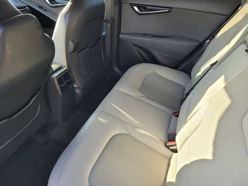 Used 2023 Kia Niro EX FWD image 10