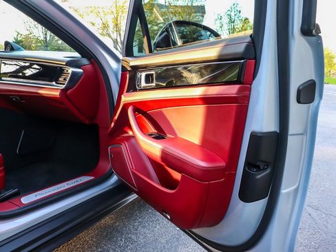 Used 2017 Porsche Panamera Turbo image 14