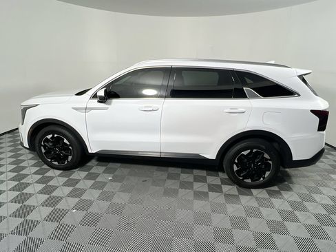 Certified 2024 Kia Sorento S FWD image 6