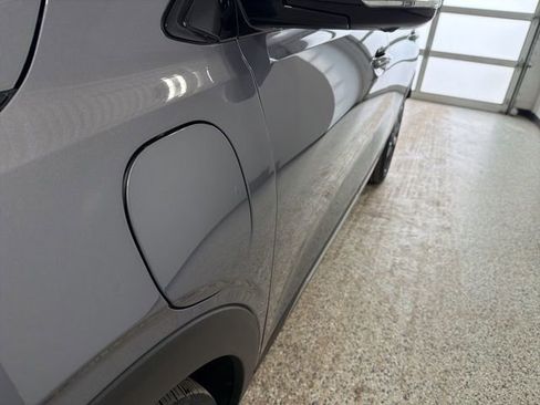 Used 2022 Chevrolet Bolt EUV Premier w/ Launch Edition image 9