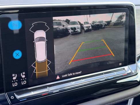 Used 2025 Volkswagen Atlas SEL image 7