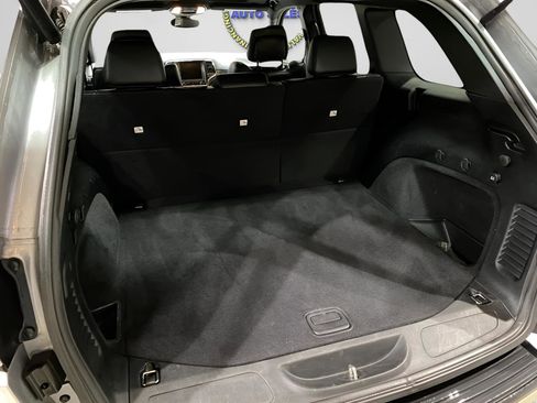 Used 2017 Jeep Grand Cherokee Altitude image 22