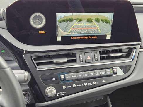 Used 2025 Lexus ES 350 w/ Accessory Package (Z2) FWD image 18