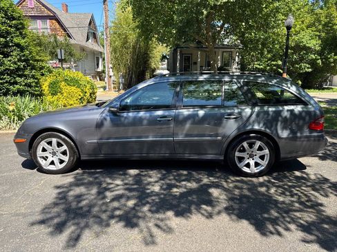 Used 2008 Mercedes-Benz E 350 4MATIC Wagon image 7