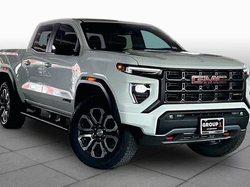 Used 2024 GMC Canyon AT4 w/ AT4 Premium Package AWD/4WD image 2
