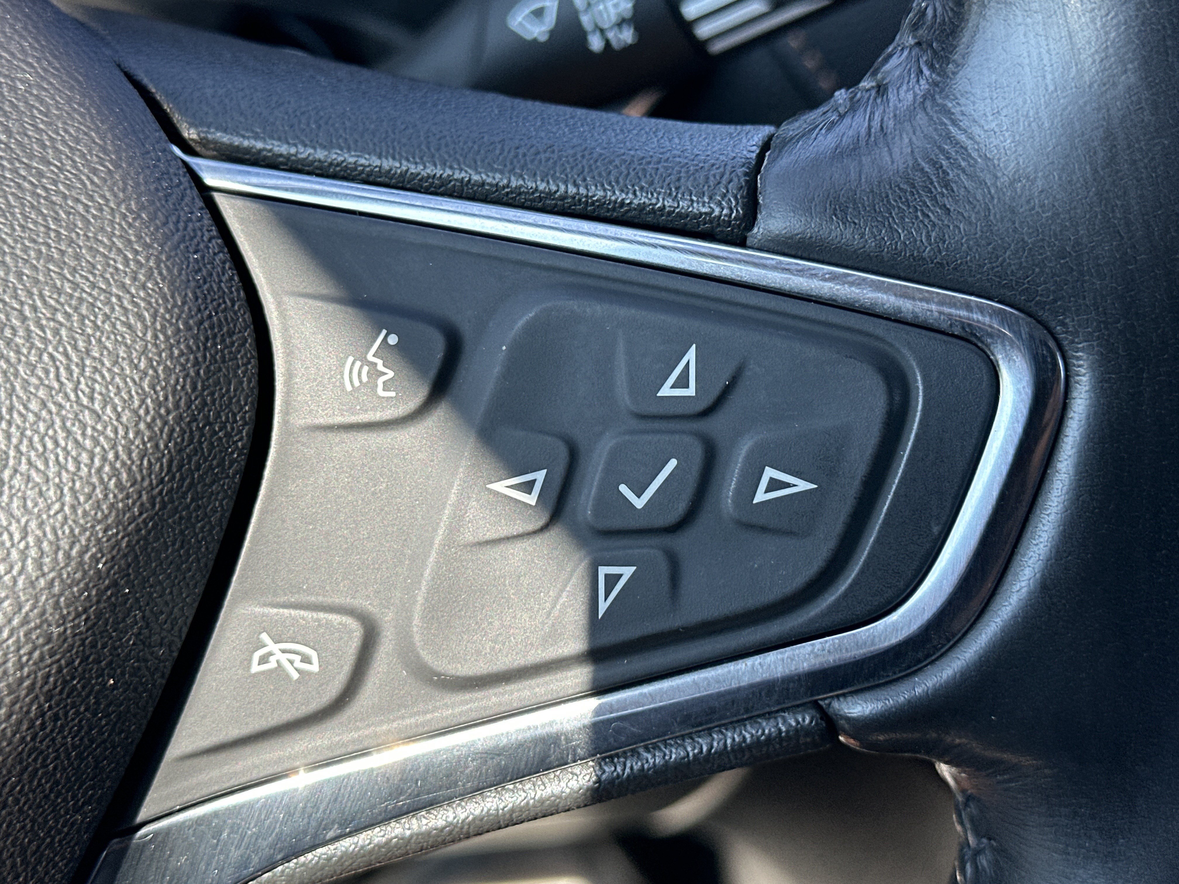 Certified 2020 Chevrolet Equinox Premier FWD image 26