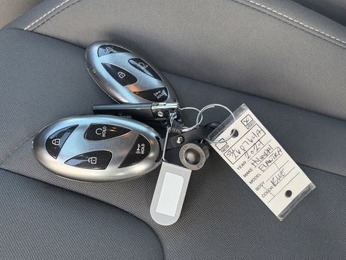 Certified 2024 Hyundai Elantra Blue FWD image 29