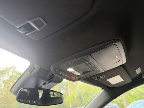 Used 2025 Chevrolet Traverse LT FWD image 28
