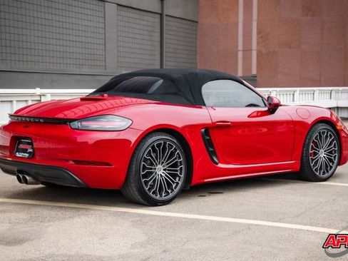 Used 2017 Porsche 718 Boxster S RWD image 32