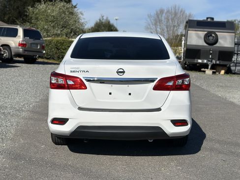 Used 2018 Nissan Sentra S image 4