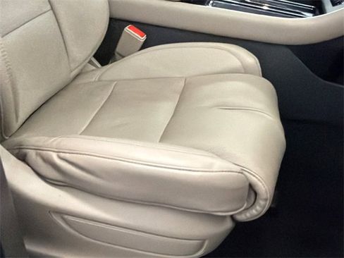 Used 2022 Lincoln Aviator Reserve w/ Equipment Group 201A image 12