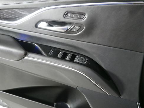 Certified 2022 Cadillac Escalade Sport w/ LPO, Floor Liner Package AWD/4WD image 19