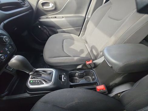 Used 2020 Jeep Renegade Altitude image 21