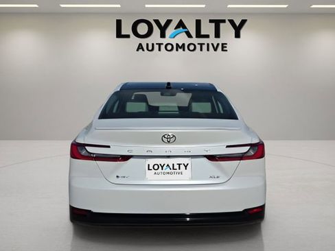 Used 2026 Toyota Camry XLE w/ Premium Plus Package image 4