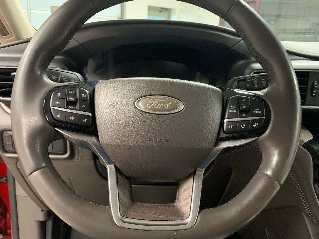 Used 2023 Ford Explorer Platinum w/ Premium Technology Package AWD/4WD image 20