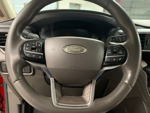 Used 2023 Ford Explorer Platinum w/ Premium Technology Package AWD/4WD image 20