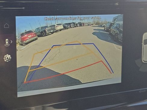 Used 2023 Kia Sorento S w/ Panoramic Sunroof Package image 27