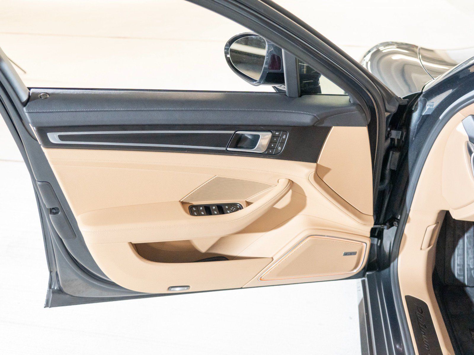 Certified 2023 Porsche Panamera Platinum Edition RWD image 17