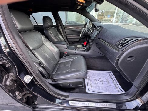 Used 2013 Chrysler 300 C RWD image 13