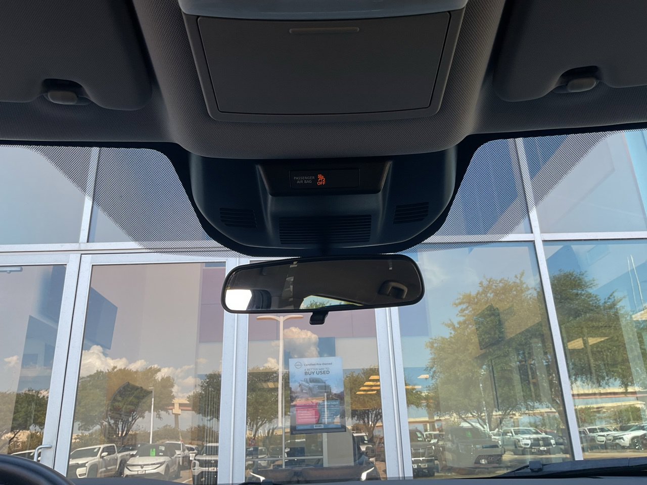 Used 2025 Nissan Rogue SV FWD image 16