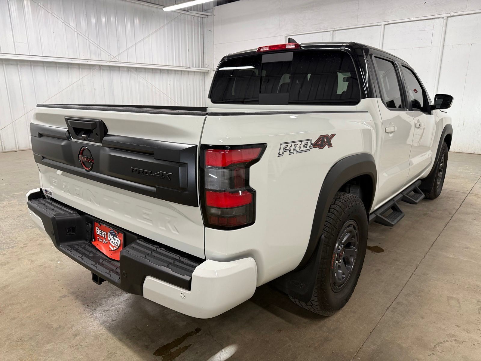 Used 2025 Nissan Frontier PRO-4X w/ Tow Package AWD/4WD image 5