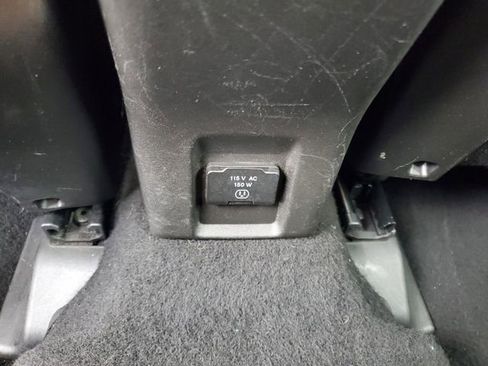 Used 2017 Jeep Renegade Latitude w/ Popular Equipment Group FWD image 24