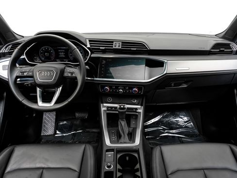 Used 2024 Audi Q3 2.0T Premium Plus w/ Premium Plus Package image 19