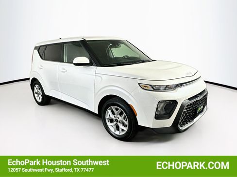 Used 2022 Kia Soul LX w/ Technology Package FWD image 1