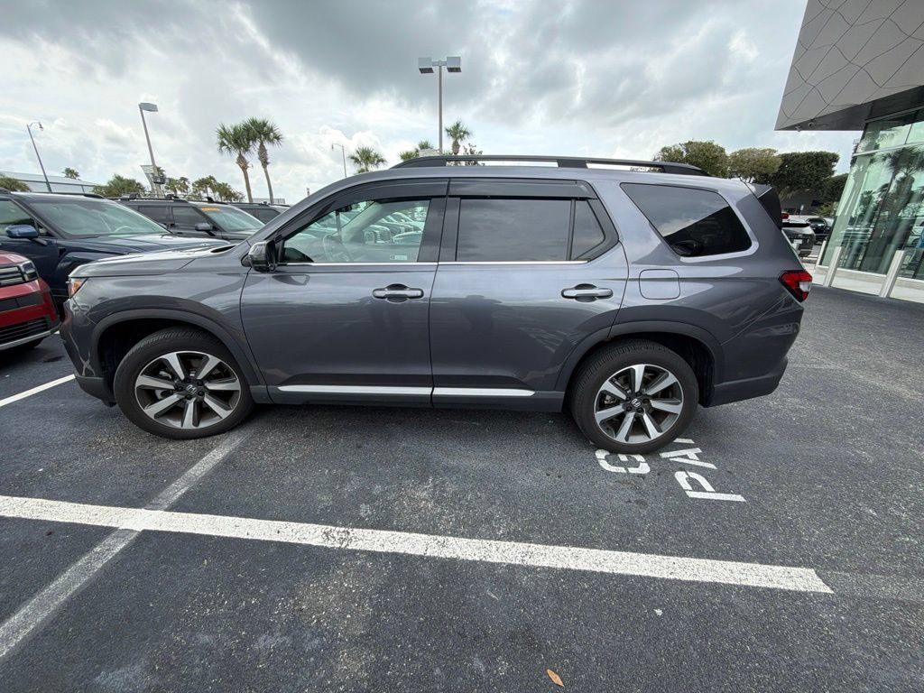 Used 2024 Honda Pilot Elite image 2