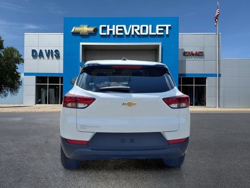 New 2026 Chevrolet TrailBlazer LS w/ LS Convenience Package AWD/4WD image 4