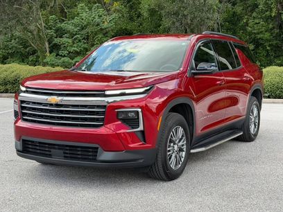 Used 2025 Chevrolet Traverse LT w/ Driver Confidence Package
