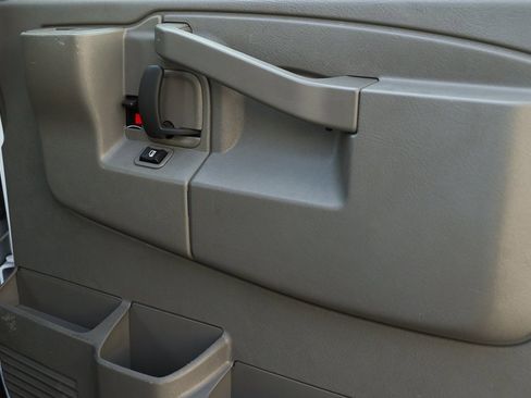 Used 2024 GMC Savana 2500 Work Van w/ Driver Convenience Package image 19