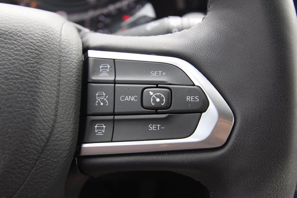 Used 2025 Jeep Compass Limited AWD/4WD image 21